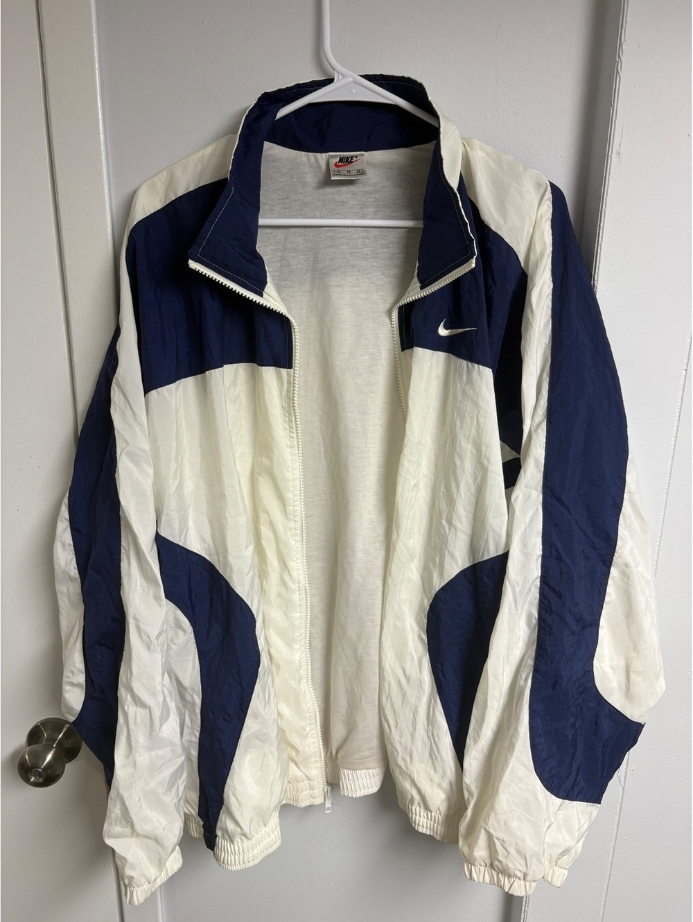 Nike Men's XL Vintage Windbreaker Jacket White and Navy Blue